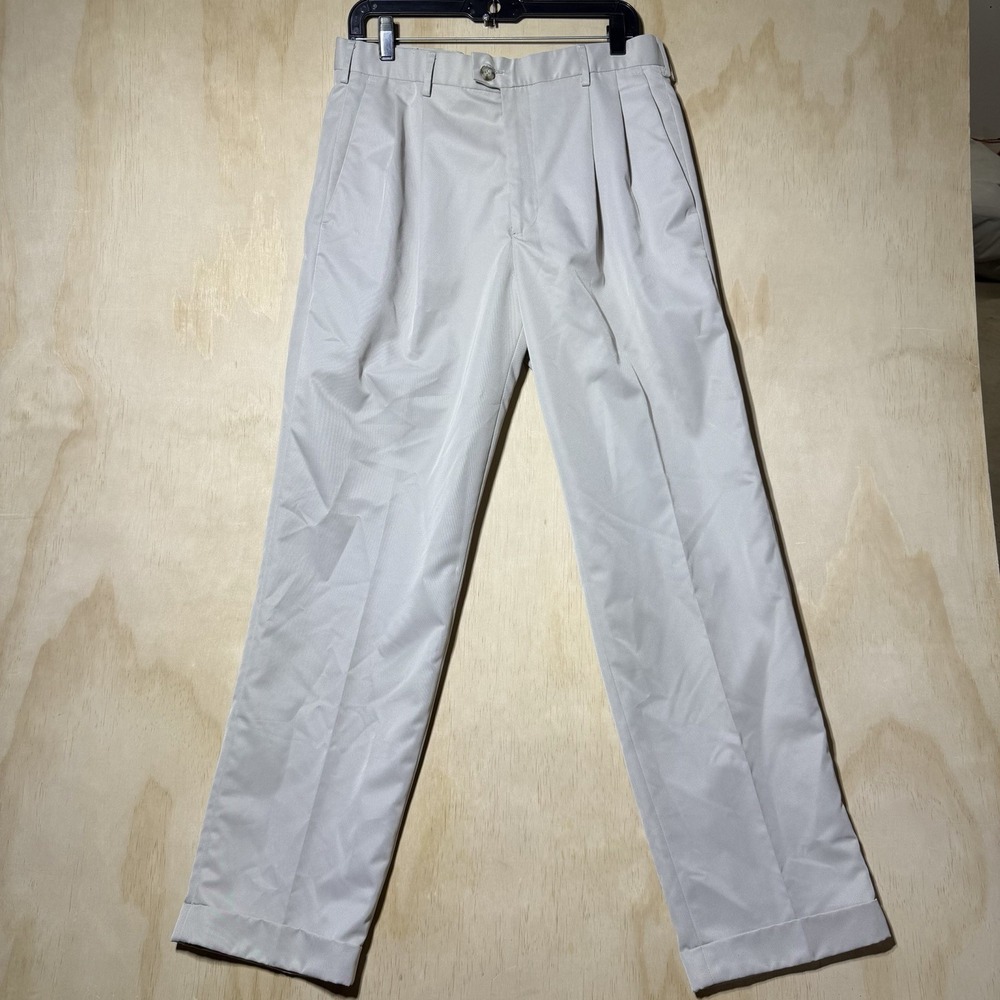 Dockers Premium Men’s 33x32 Khaki Dress Pants Pleated Relaxed Fit Cuffed Beige
